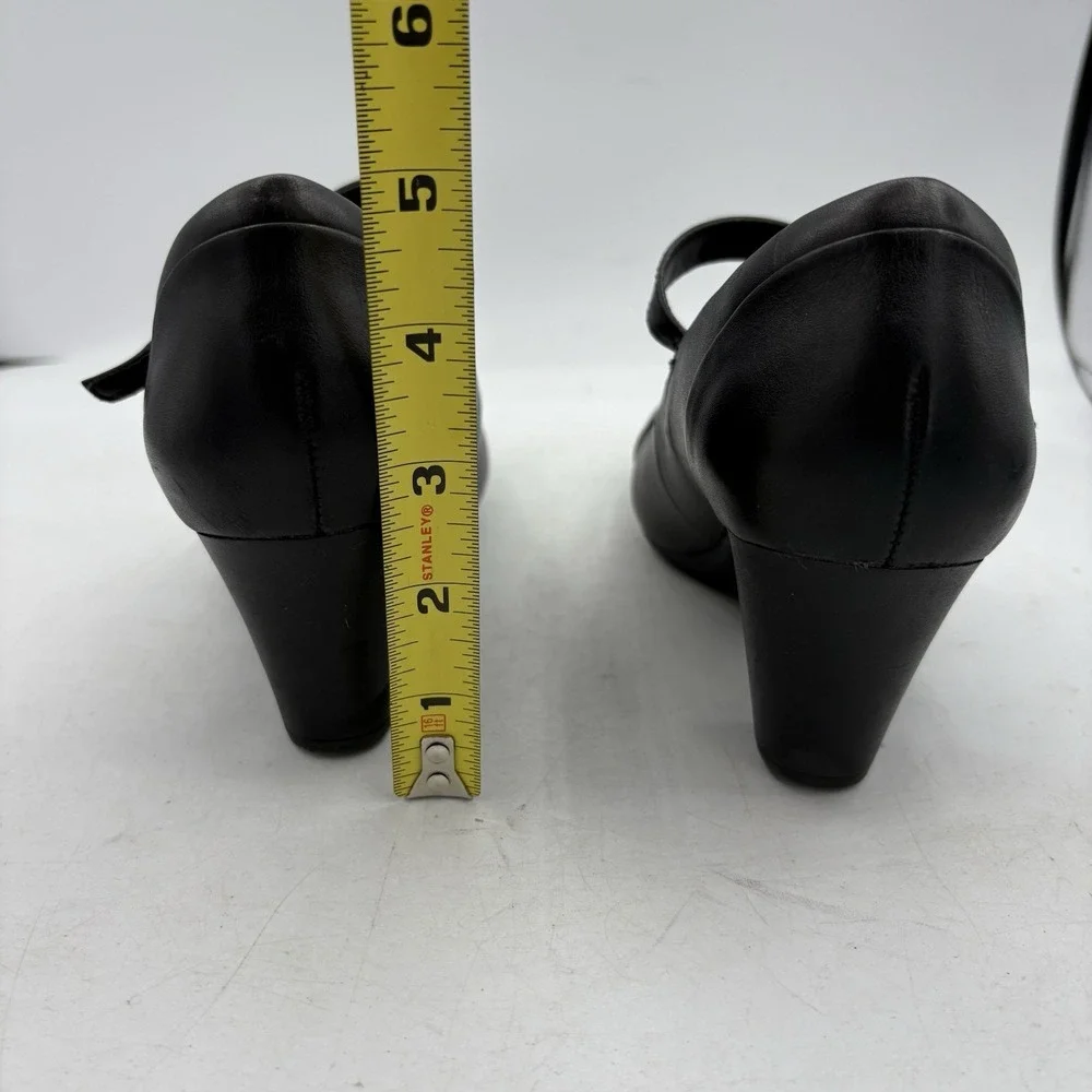 Clarks pre owned